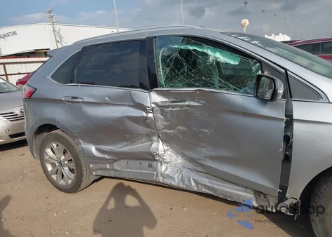 2020 Ford Edge Titanium z USA, uszkodzony, nr VIN 2FMPK3K97LBA30648